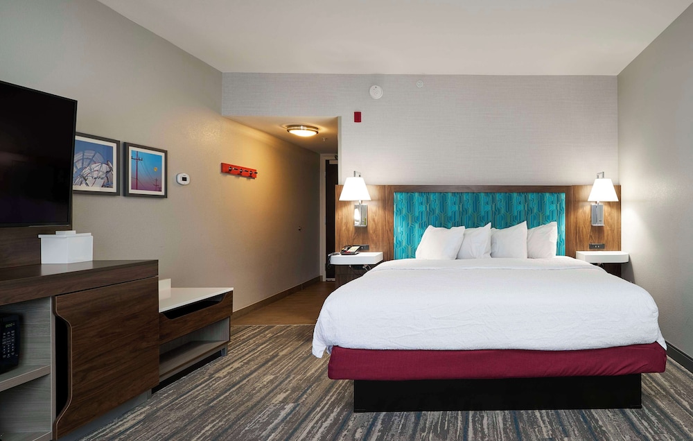 Hampton Inn & Suites Salinas - photo 18