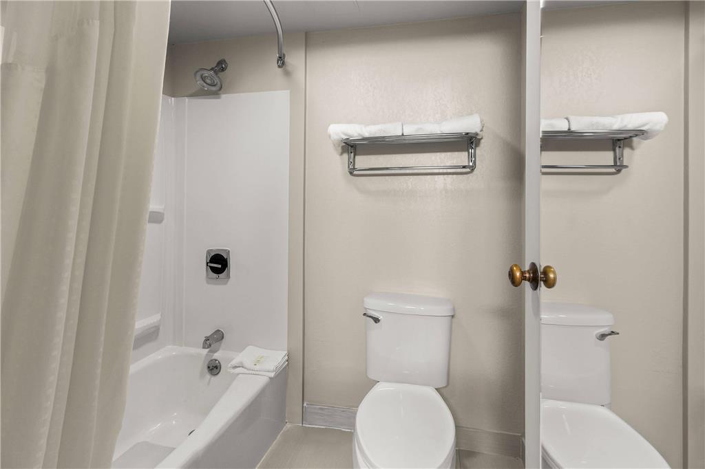 Suburban Studios Altoona - photo 22
