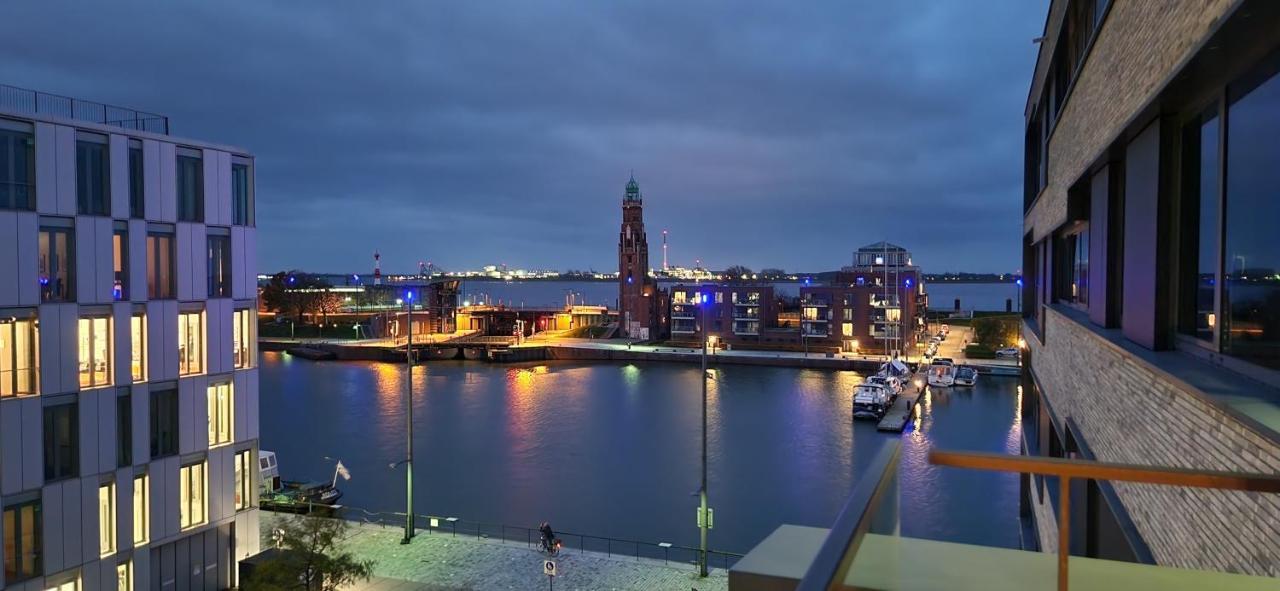 Homey Apartments Harbor Suite Parking Two Bathrooms Netflix Sea View — 4-Star Luxury Hotel in Bremerhaven, Germany