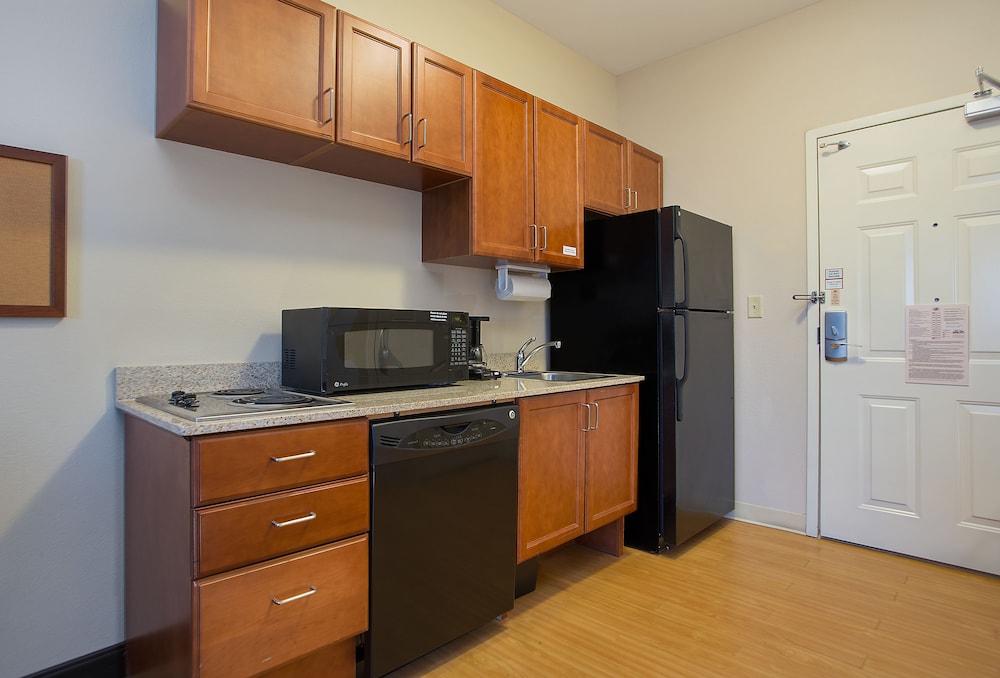 Candlewood Suites Tuscaloosa by IHG - photo 34
