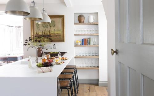 Pet Friendly Luxury Home for Families & Friends — 4-Star Luxury Hotel in Brighton, United Kingdom