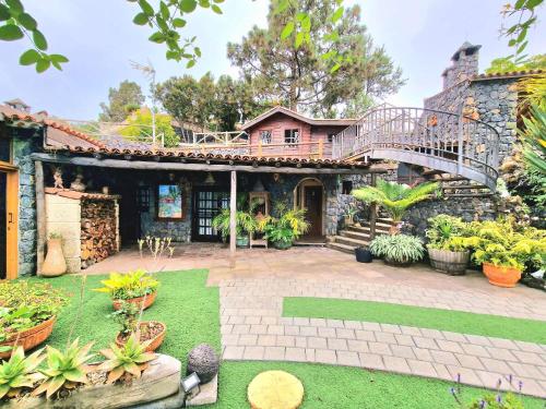 Finca Los Loros Icod de los Vinos by HRTenerife Net in Santa Cruz De Tenerife, Spain