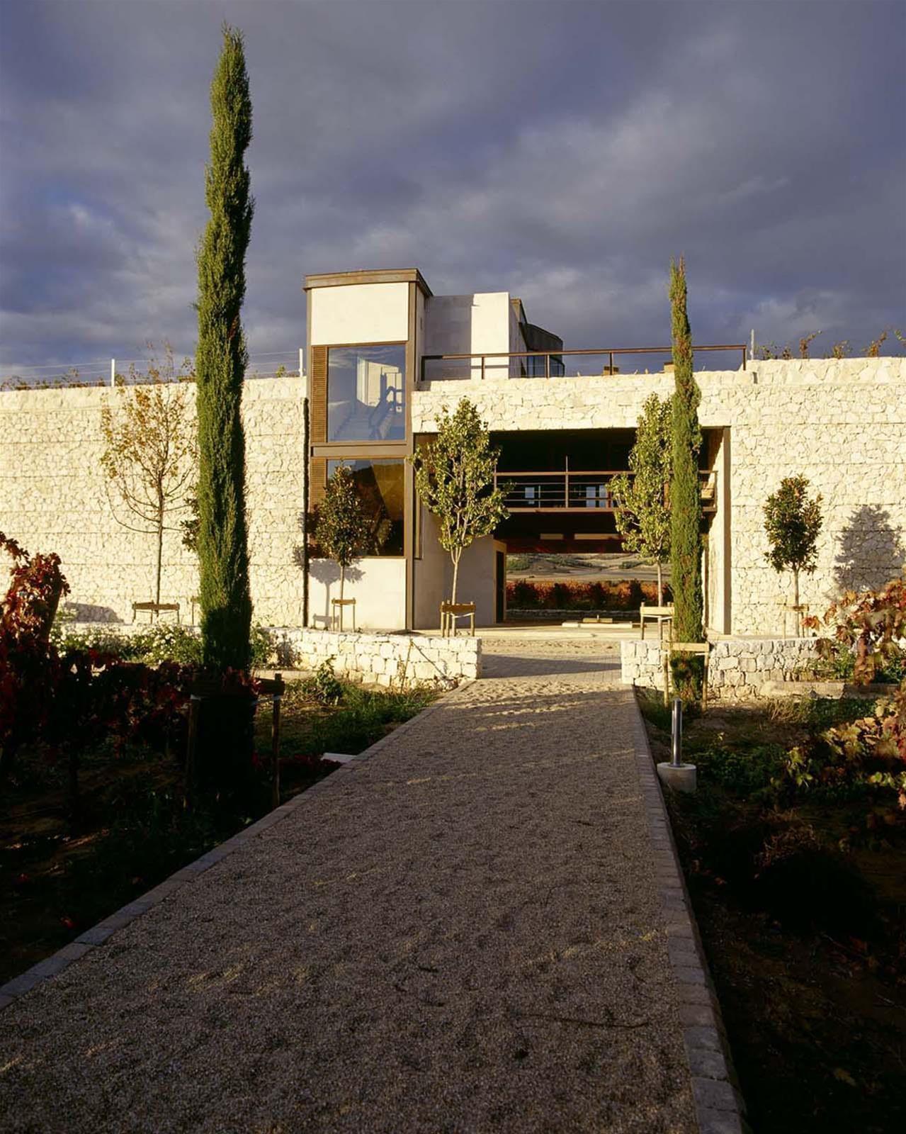 Hacienda Abascal — 5-Star Luxury Hotel in Quintanilla De Arriba, Spain