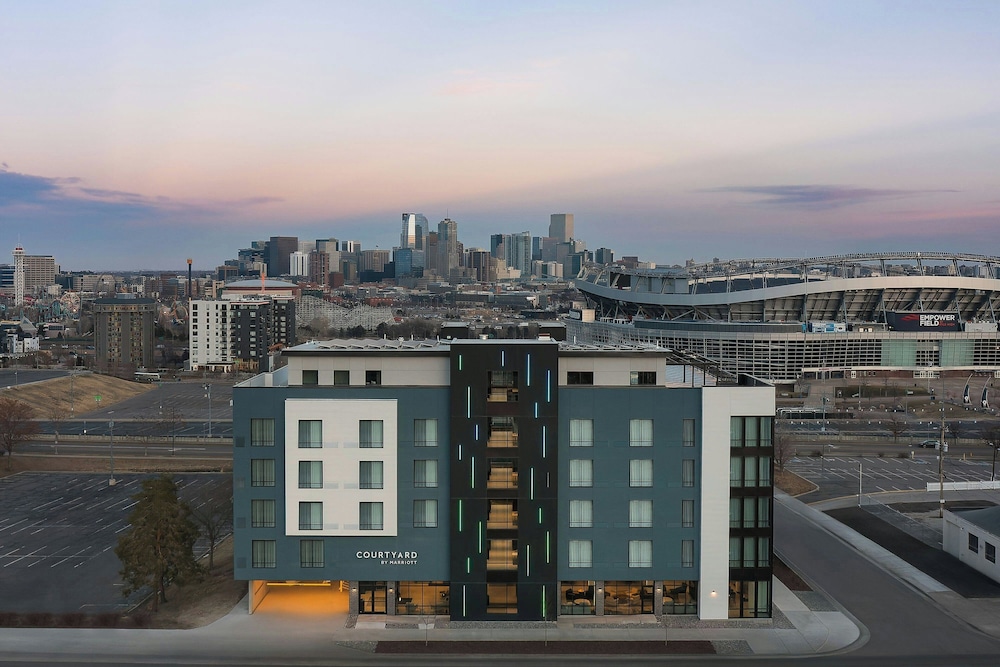 Courtyard by Marriott Denver Downtown West in Denver, United States