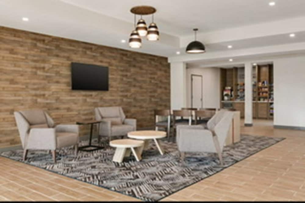 Candlewood Suites Mount Pleasant by IHG - photo 68
