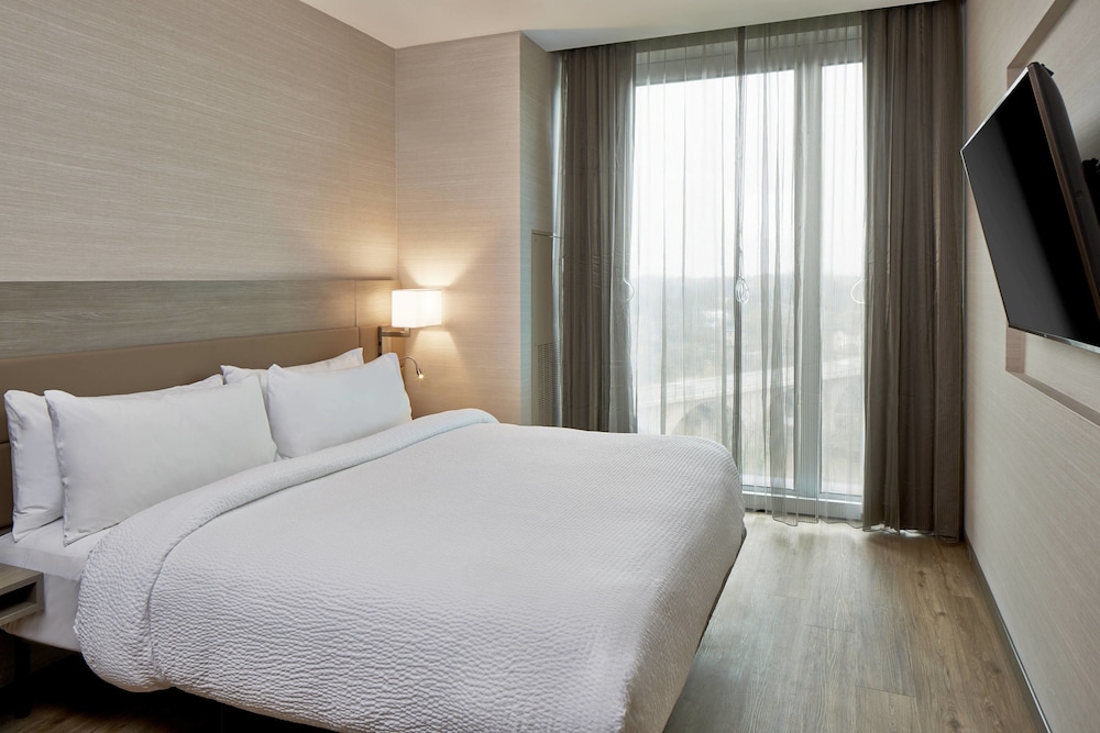 AC Hotel by Marriott Columbus Dublin - photo 8