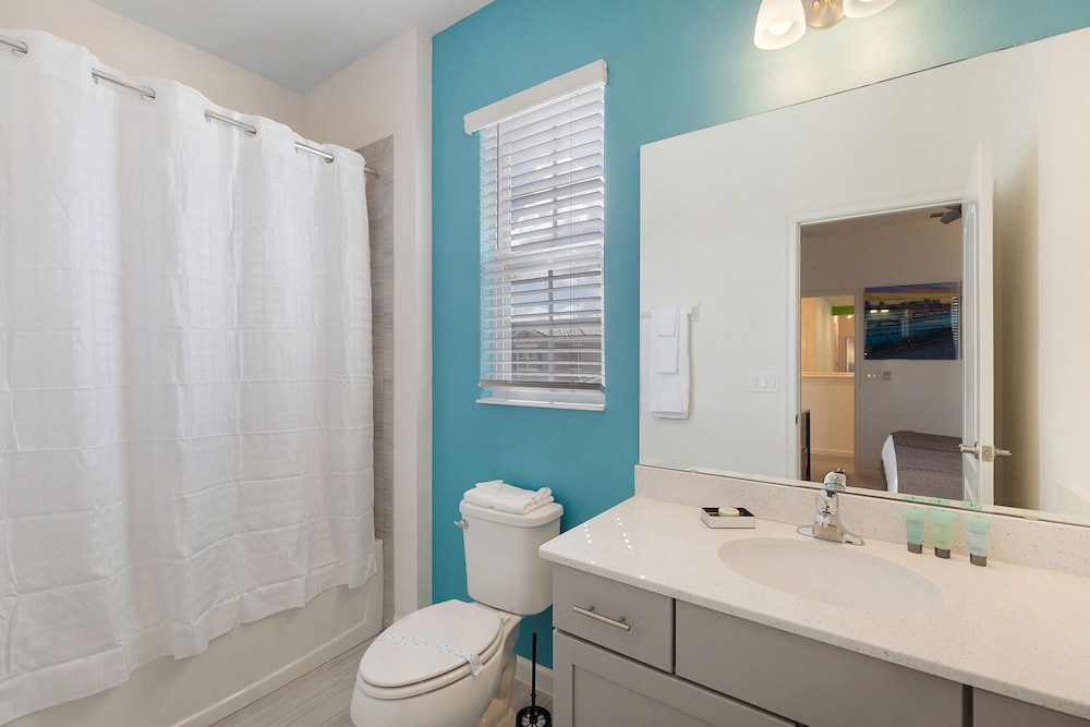 Solterra Resort Luxury 10 Bedroom Homes - photo 24