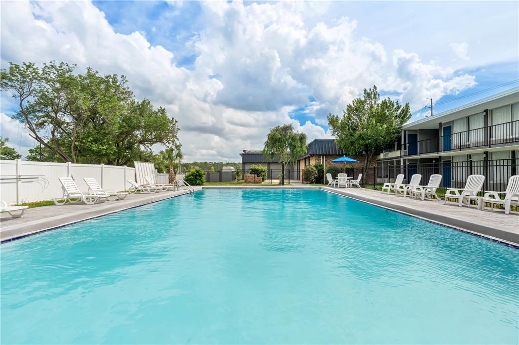 Golden Palms Inn & Suites - photo 32