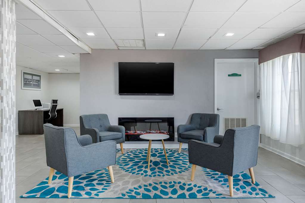 Suburban Extended Stay Hotel At The University - photo 12