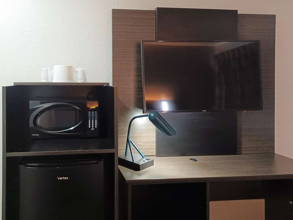Motel 6 Fresno CA Blackstone North - photo 16