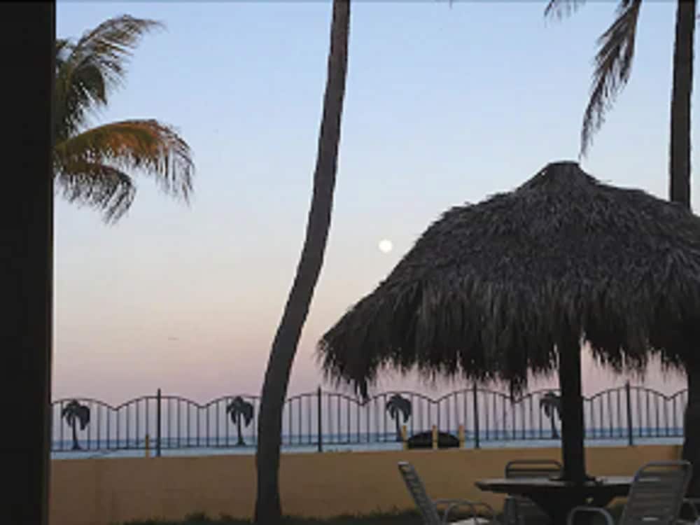 Ebb Tide Resort Oceanfront - photo 39