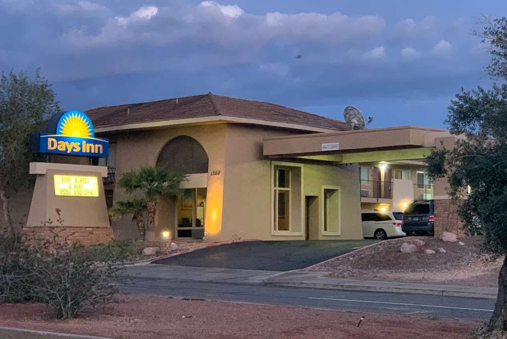 Days Inn by Wyndham Lake Havasu - photo 2