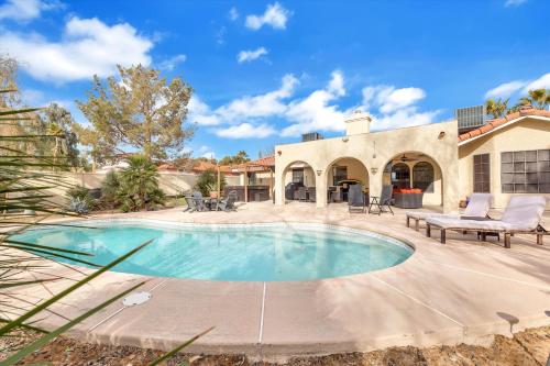 Ranch villa 1 level on half acre 8 min from Strip — 4-Star Luxury Hotel in Las Vegas, United States