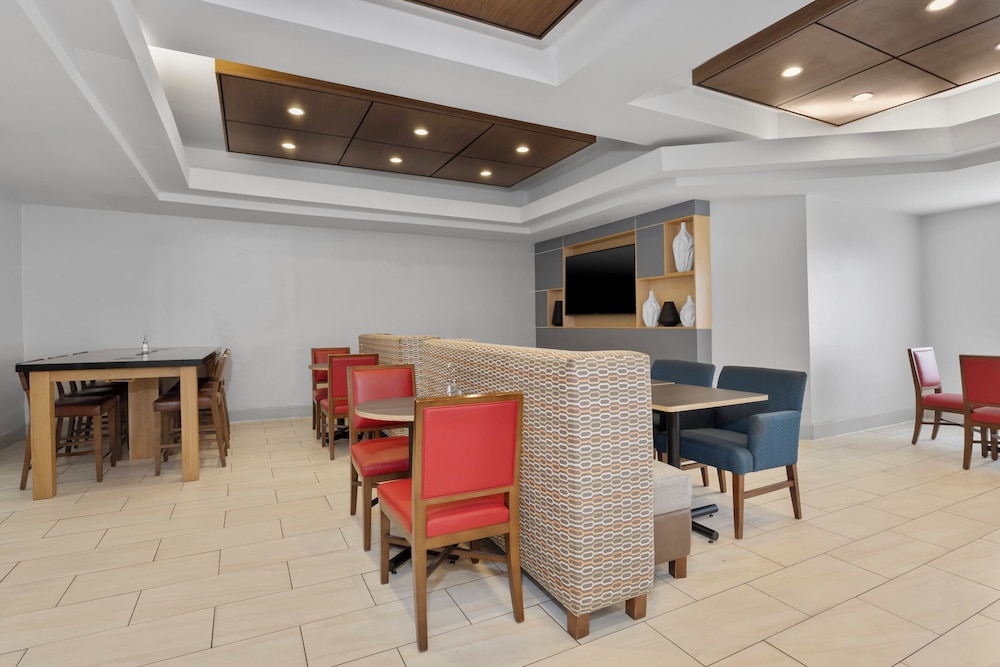 Holiday Inn Express Hotel & Suites West Coxsackie by IHG - photo 43