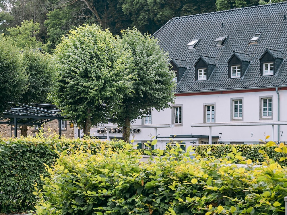 Romantik Hotel Restaurant Altenberger Hof — 4-Star Luxury Hotel in Odenthal, Germany