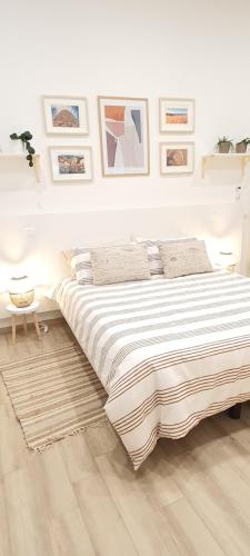 Suite Blanc Apartments Monolocali Indipendenti Con Cucina E Bagno Privato Check In E Check Out Con Codice In Autonomia H24 Terrazza In Comune Necessario Avere Wathsapp O App Di Messaggistica Istantanea Per Foto E Video — 4-Star Luxury Hotel in Guspini, Italy