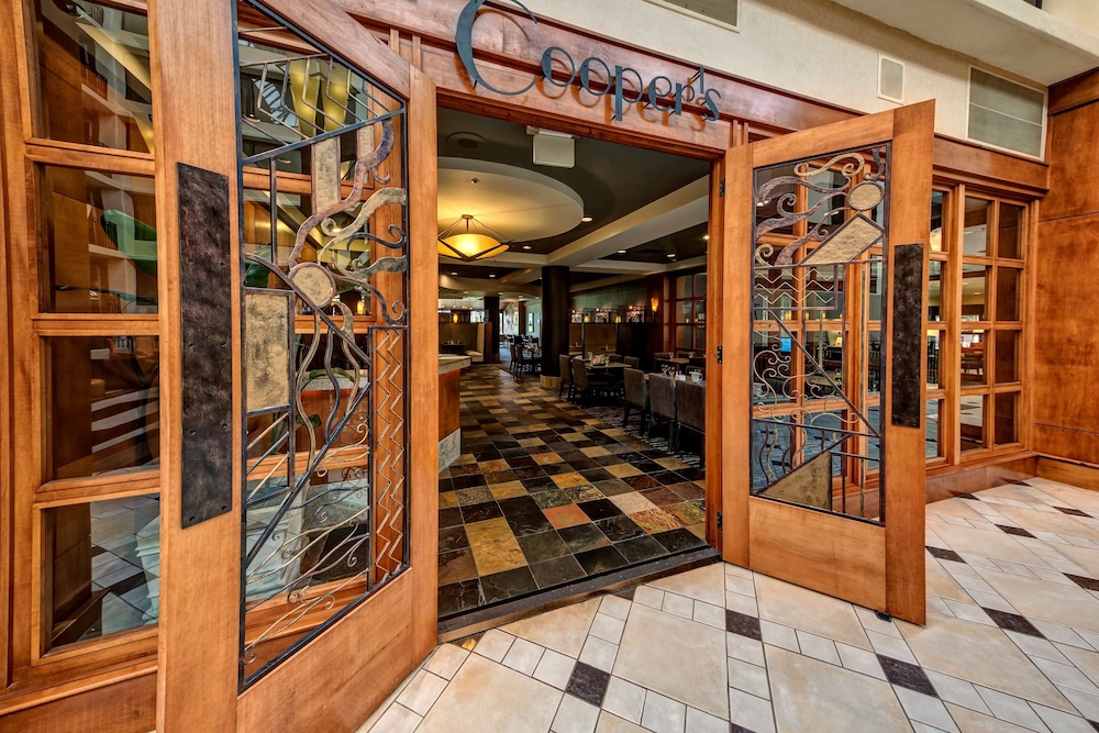 Hilton Knoxville Airport - photo 29