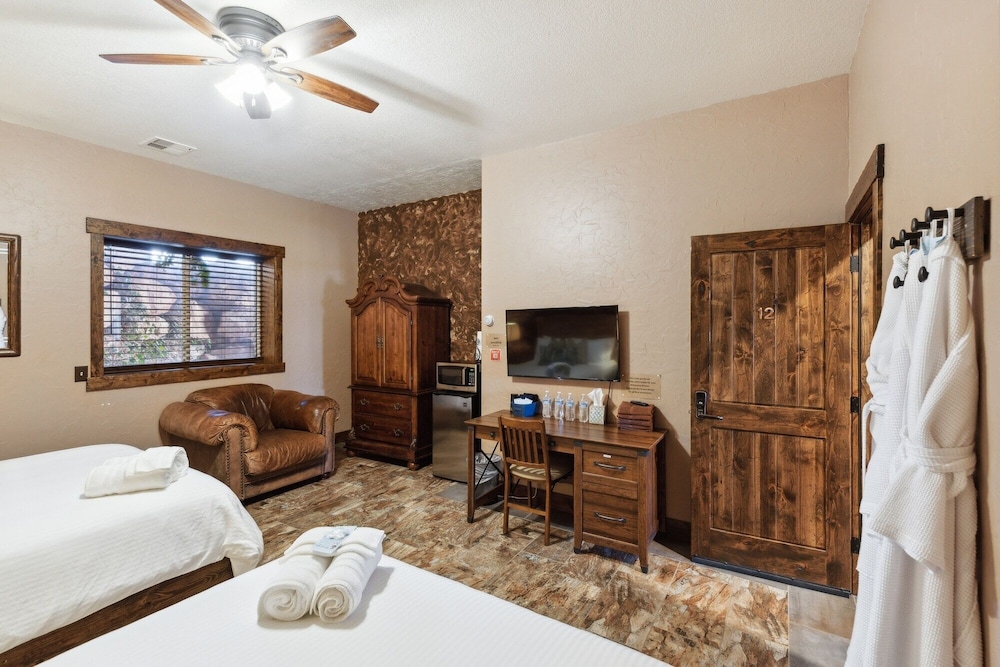 Zion Cliff Lodge - photo 34