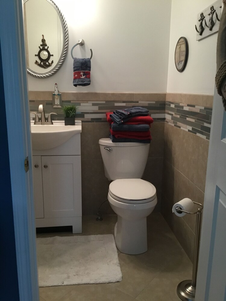 The Harsens Island Getaway Resort - photo 23
