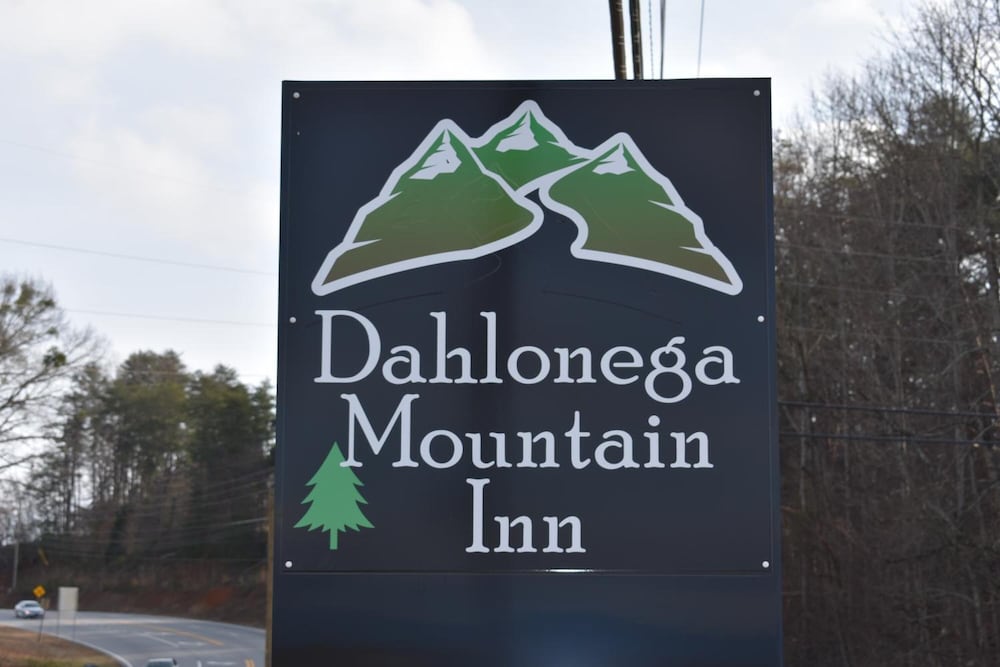 Dahlonega Mountain Inn - photo 20
