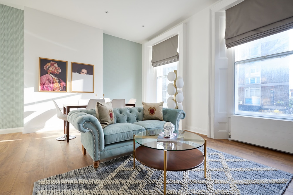 Sonder Inverness Mews — 4-Star Luxury Hotel in London, United Kingdom
