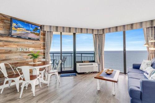 Lux High End Haven Oceanfront Suite Dogs OK 1606 — 4-Star Luxury Hotel in Myrtle Beach, United States