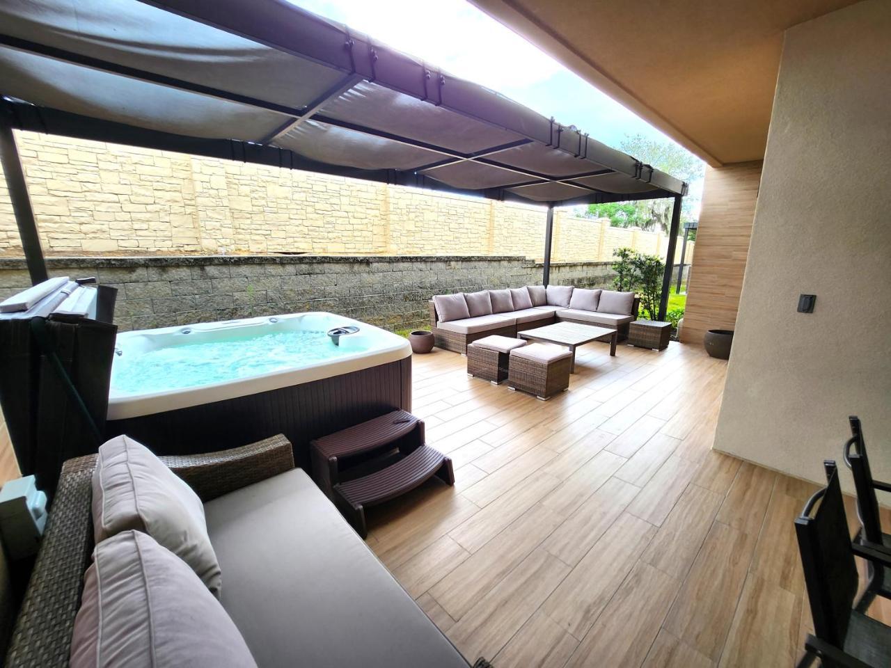 3081 Magic Village 4suites Jacuzzi Near 192 8 min Disney in Orlando, United States