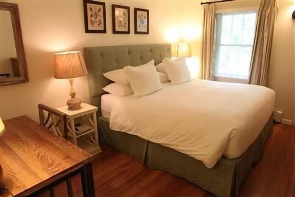 Three Village Inn - photo 5