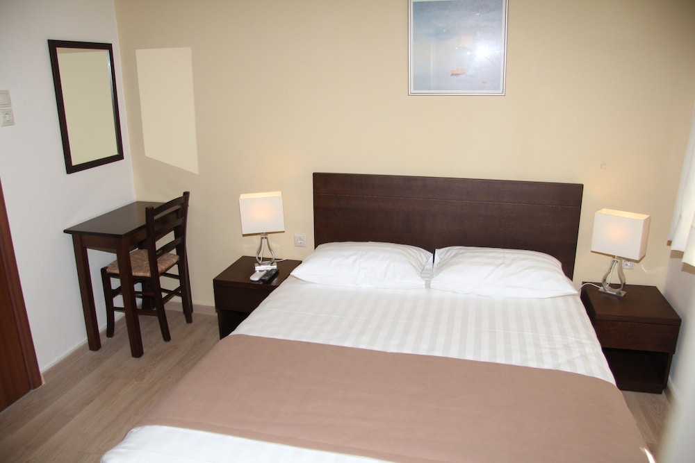 Rea Hotel — Irakleion — photo 2