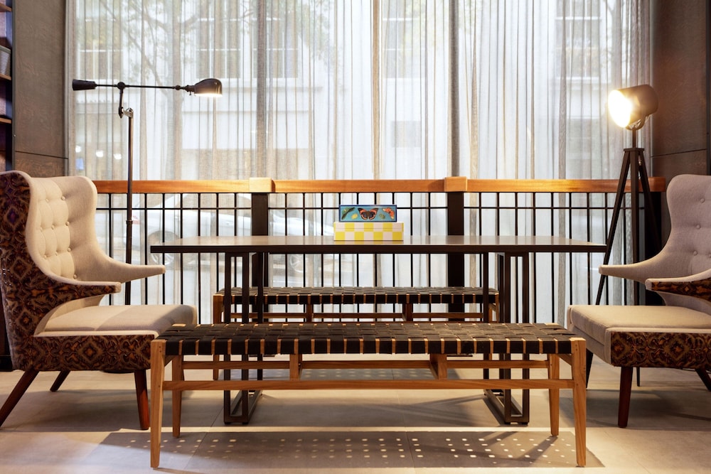 Moxy Richmond Downtown - photo 3