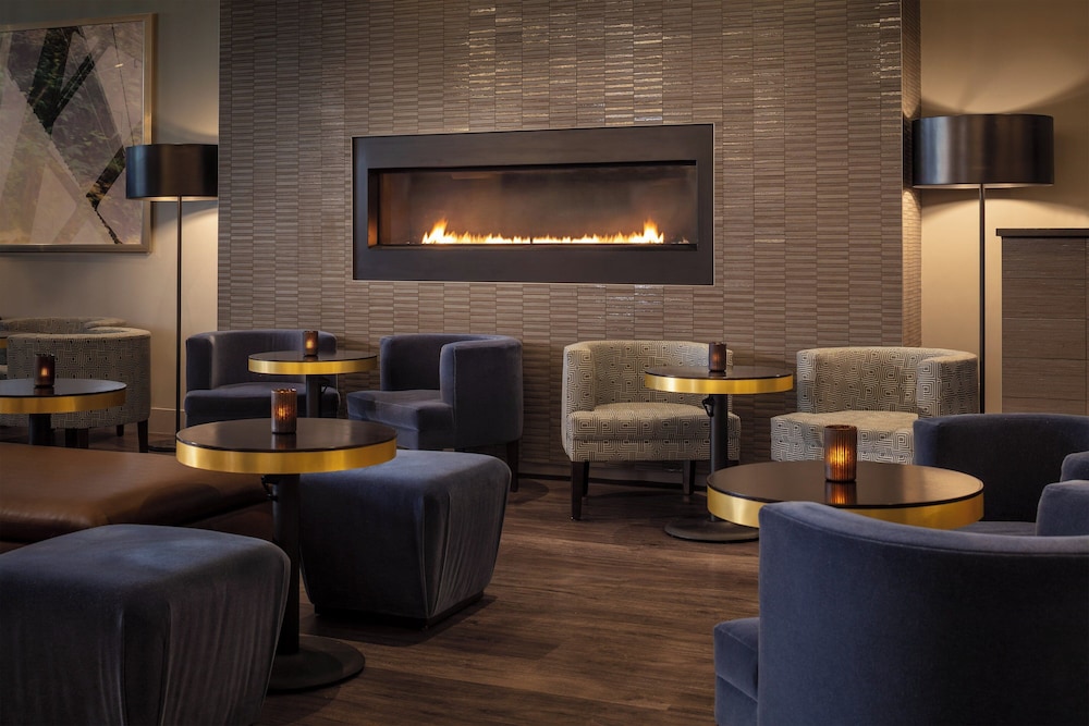 Sheraton Commander Hotel - photo 41
