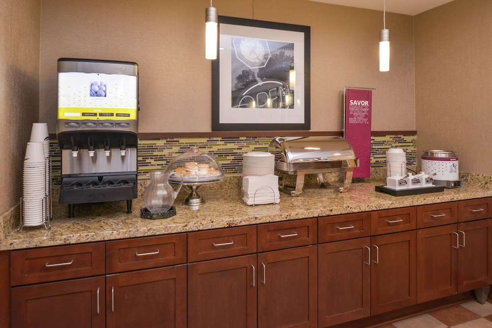 Hampton Inn & Suites by Hilton Lonoke - photo 40