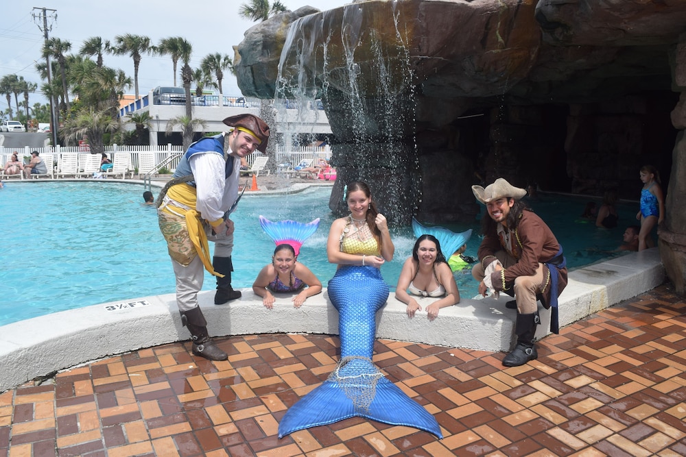 Days Inn by Wyndham Panama City Beach Beachfront Resort - photo 42