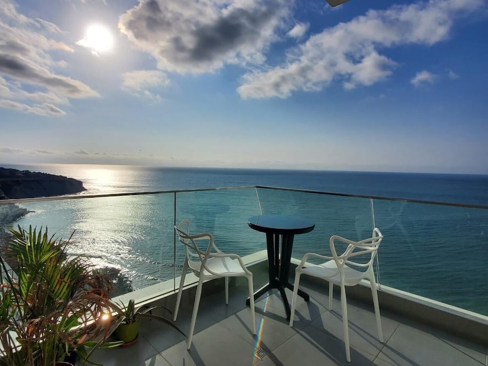 Zamfar Vacaciones — 4-Star Luxury Hotel in Manta, Ecuador