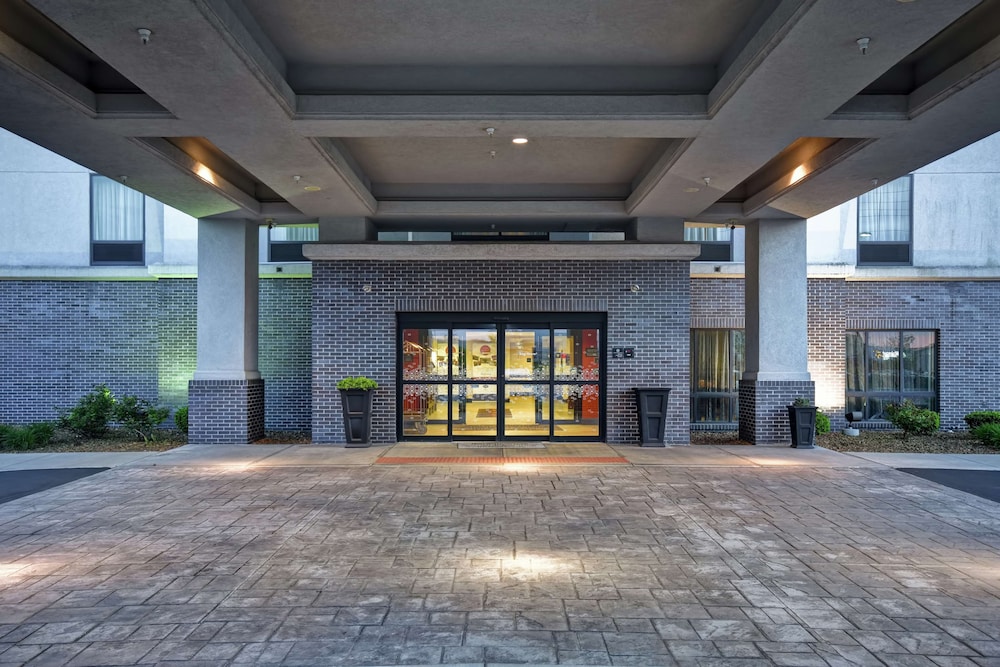 Hampton Inn Middletown - photo 64
