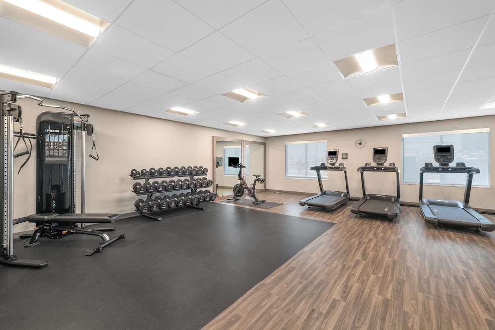 Hampton Inn & Suites by Hilton Bakersfield Central - photo 43