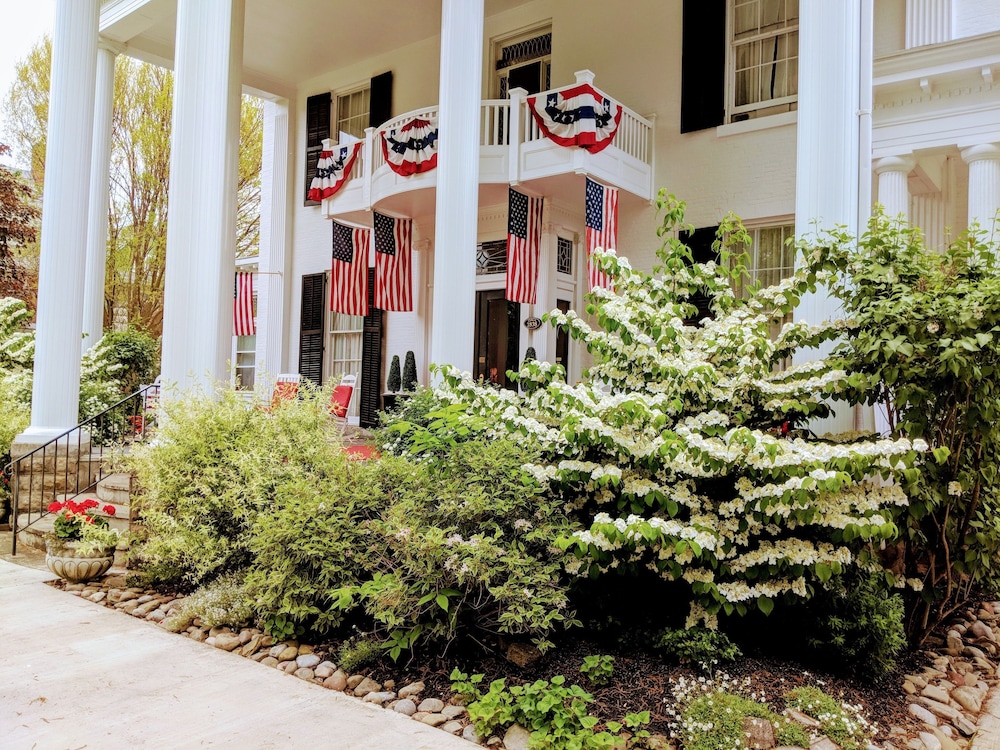 Allegiance Bed and Breakfast - photo 21