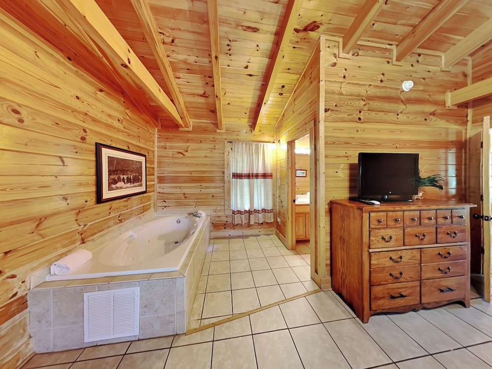 Topsy Sevierville - photo 20
