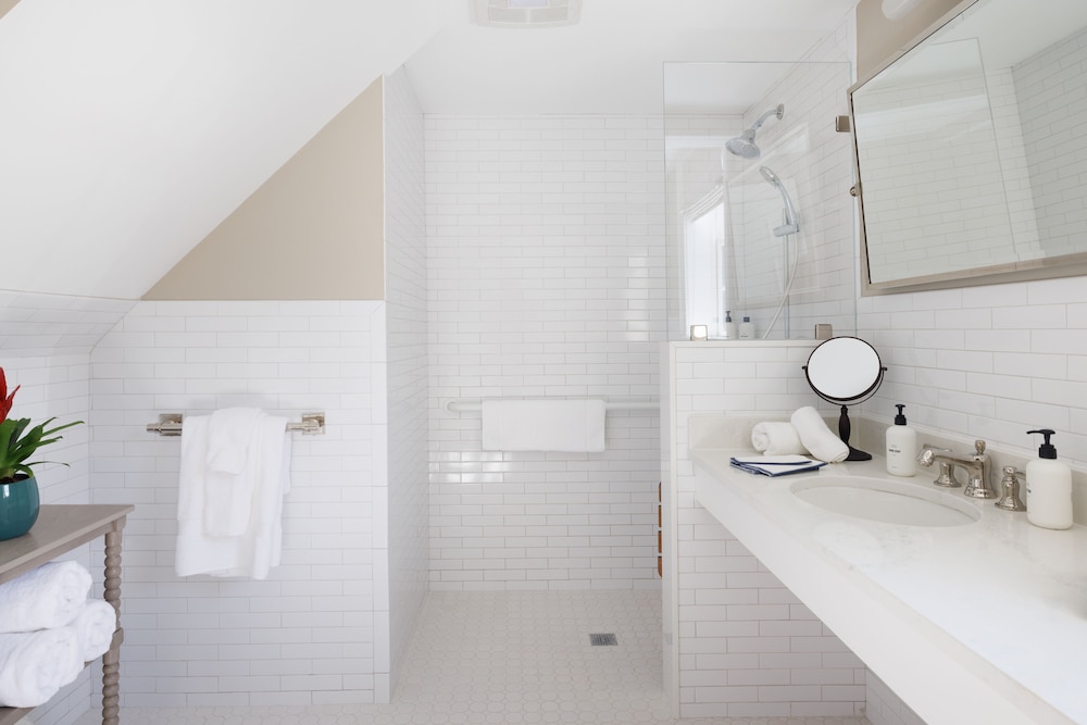 The Davenport Inn - photo 40