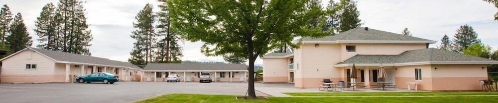 Shasta Pines Motel & Suites - photo 48
