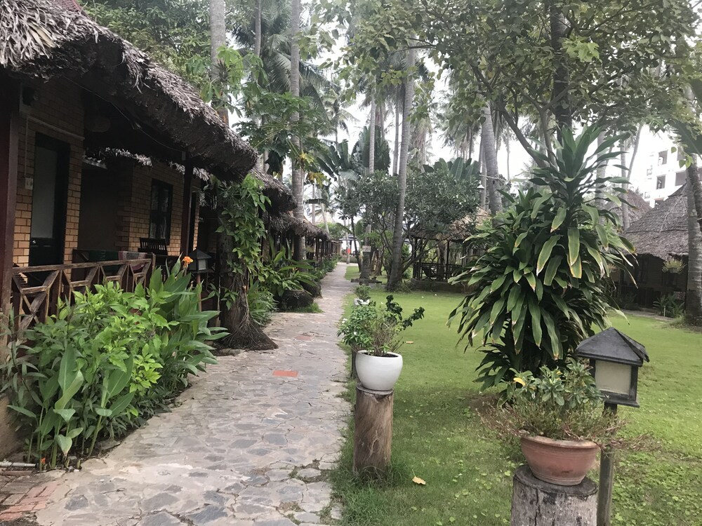 Lucy Resort - carbon neutral hotel in Phan Thiet