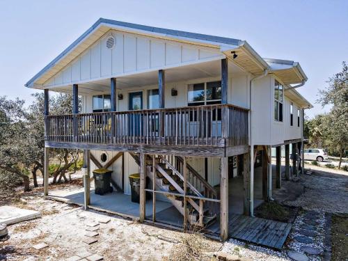 Barefoot Days - carbon neutral hotel in Unknown City