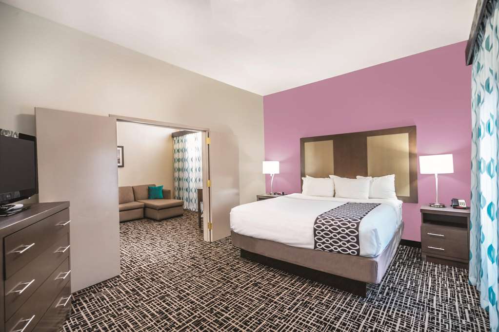 La Quinta Inn & Suites by Wyndham Loudon - photo 37