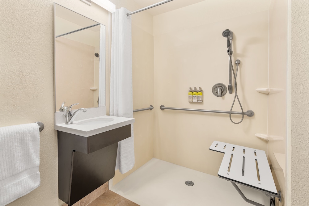 Candlewood Suites Destin Sandestin by IHG - photo 17