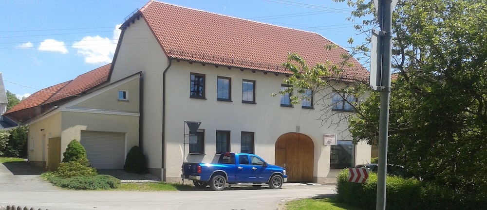 Ferienwohnung Brunow — 4-Star Luxury Hotel in Neundorf, Germany