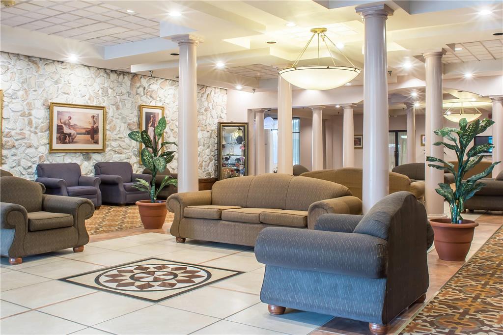 Quality Inn & Suites Palm Island Indoor Waterpark - photo 2
