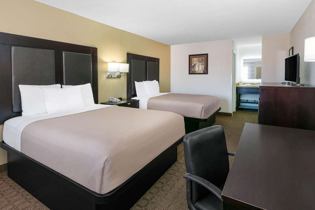 Days Inn by Wyndham Granbury - photo 24