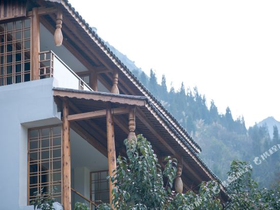 Flower Whisper Hotel - last minute hotel in Unknown City