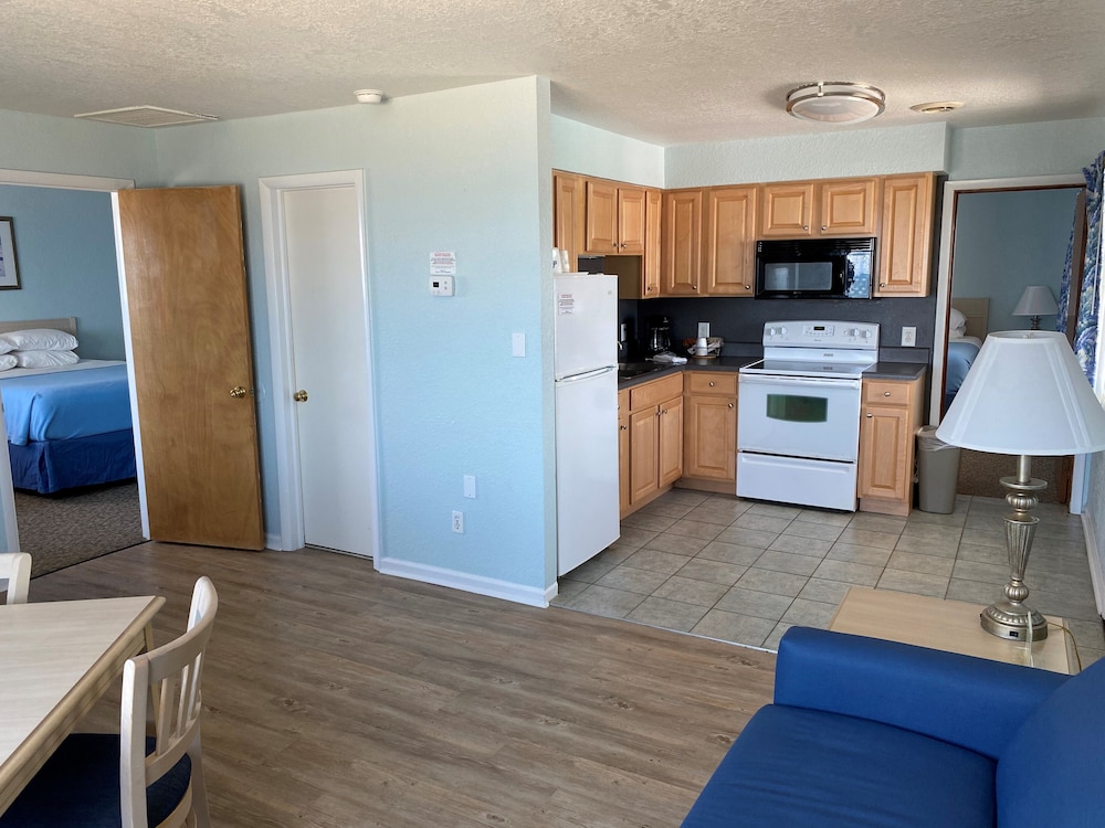 Mariner Inn And Suites - photo 15