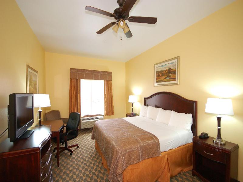 Best Western Plus Manvel Inn & Suites - photo 42